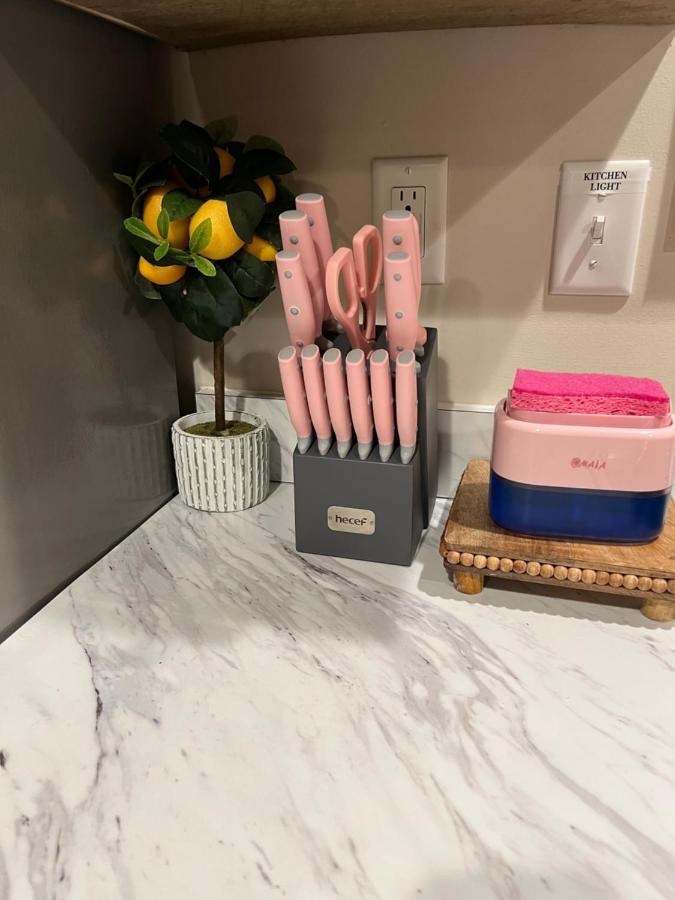 הוילה קוקואה Pink Flamingo House מראה חיצוני תמונה